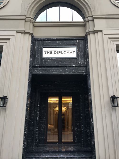 ขายคอนโด The Diplomat Sathorn