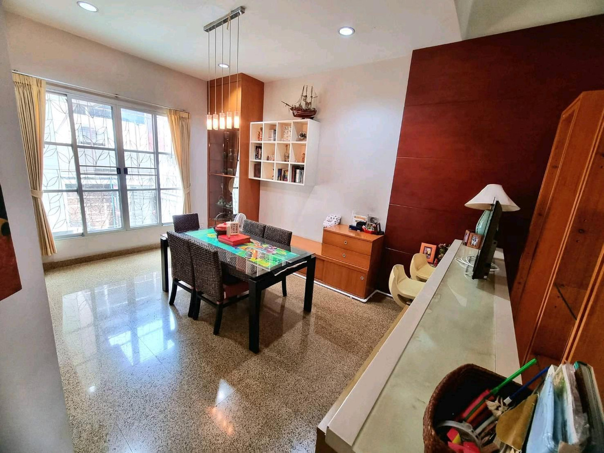 ขายทาวน์โฮม 3 ชั้น เนื้อที่ 22 ตรว 3 ห้องนอน 4 ห้องน้ำ – รูปที่ 3