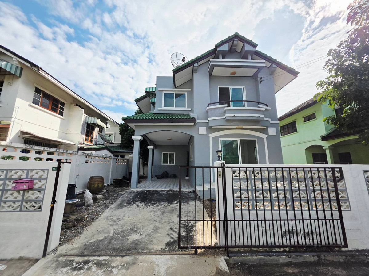 Unbeatable Price! Newly Renovated 2-Storey Detached House – Feels Just Like New Lully Ville Village, Khu Khot (Lam Luk Ka–Khu Khot Road), near Khu Khot BTS Station & Utraphimuk Expressway A fully renovated house, ready to move in Unbeatable Price! Newly Renovated 2-Storey Detached House – Feels Just Like New Lully Ville Village, Khu Khot (Lam Luk Ka–Khu Khot Road), near Khu Khot BTS Station & Utraphimuk Expressway A fully renovated house, ready to move in