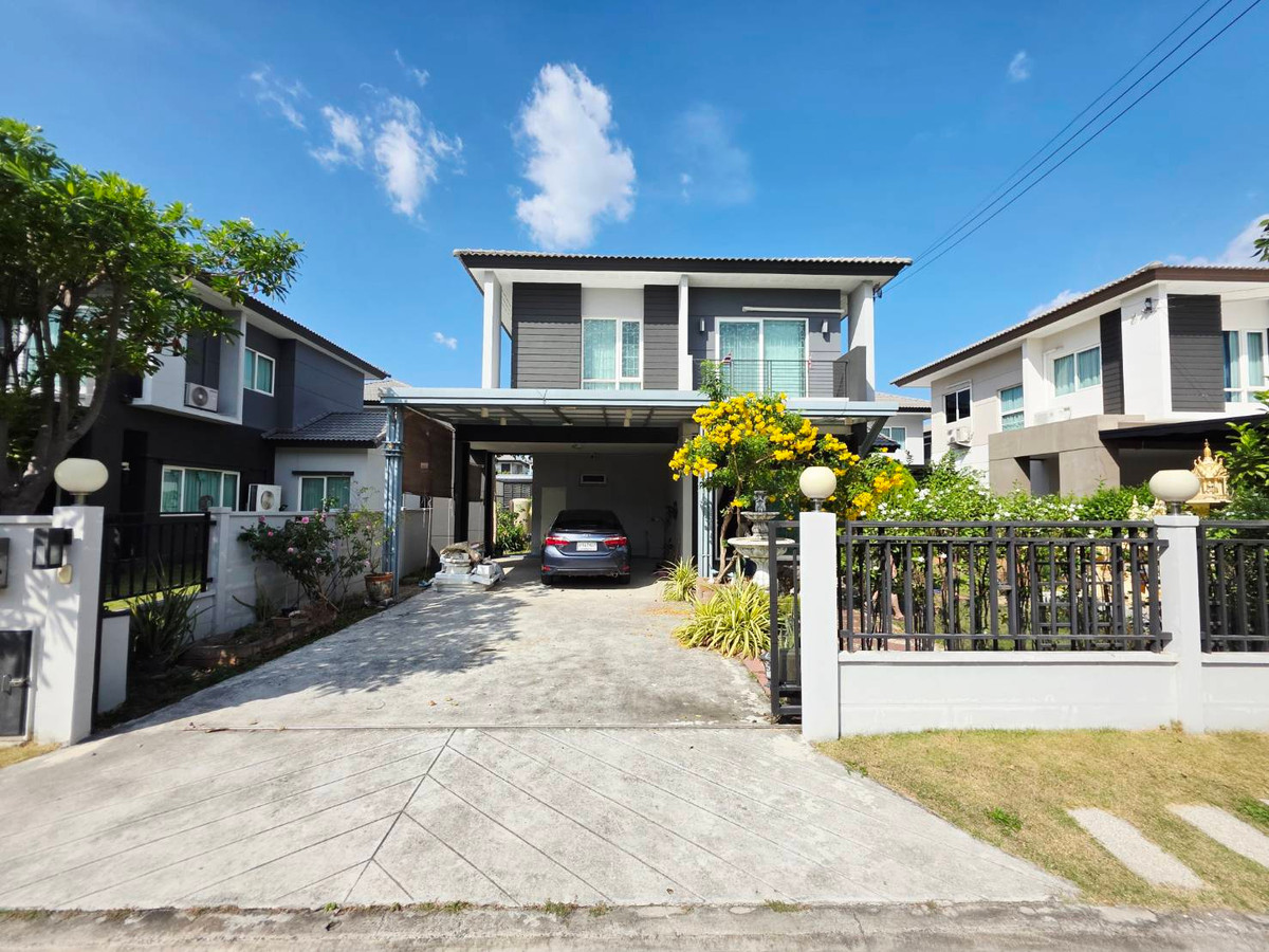 LAST UNIT! Don’t Miss Out! 2-Storey Detached House for Sale – Centro Rangsit–Khlong 4 Prime location on Rangsit–Nakhon Nayok Road, near the expressway. FREE! Fully extended kitchen + full appliances. Move-in ready! LAST UNIT! Don’t Miss Out! 2-Storey Detached House for Sale – Centro Rangsit–Khlong 4 Prime location on Rangsit–Nakhon Nayok Road, near the expressway. FREE! Fully extended kitchen + full appliances. Move-in ready!