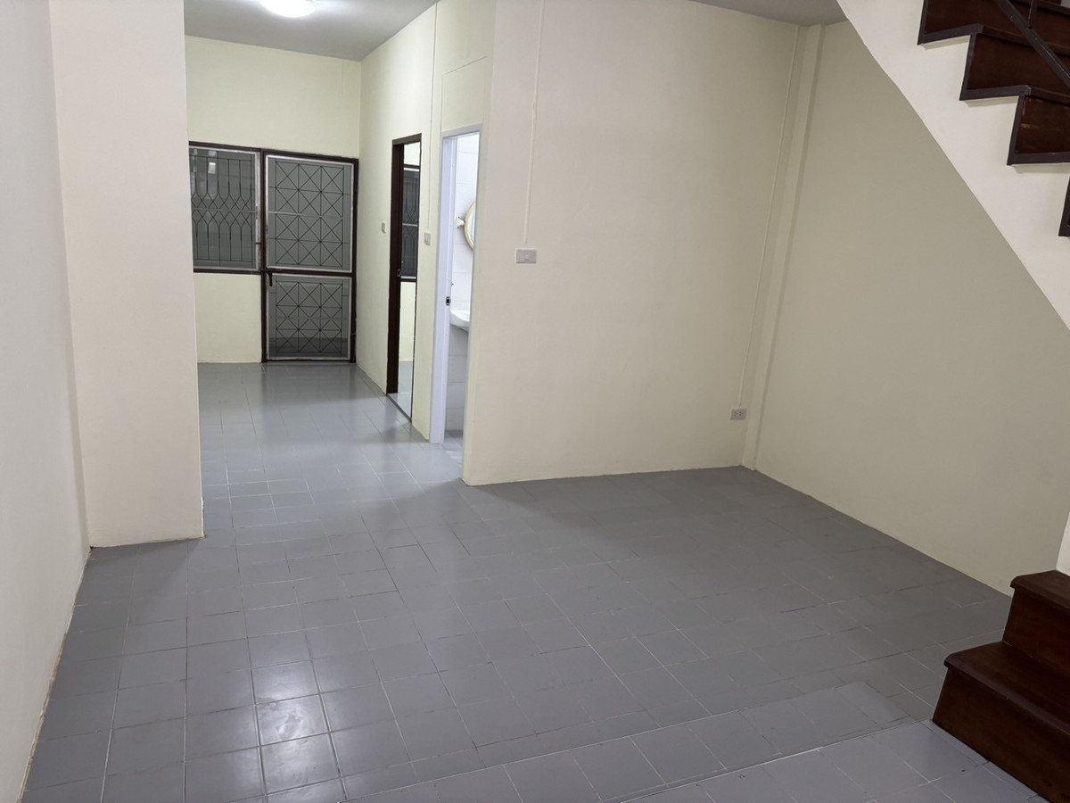 Townhouse for sale, 2 floors, 18 sq m, Sena Villa Village 4.  Soi Phraya Suren 40 – รูปที่ 4