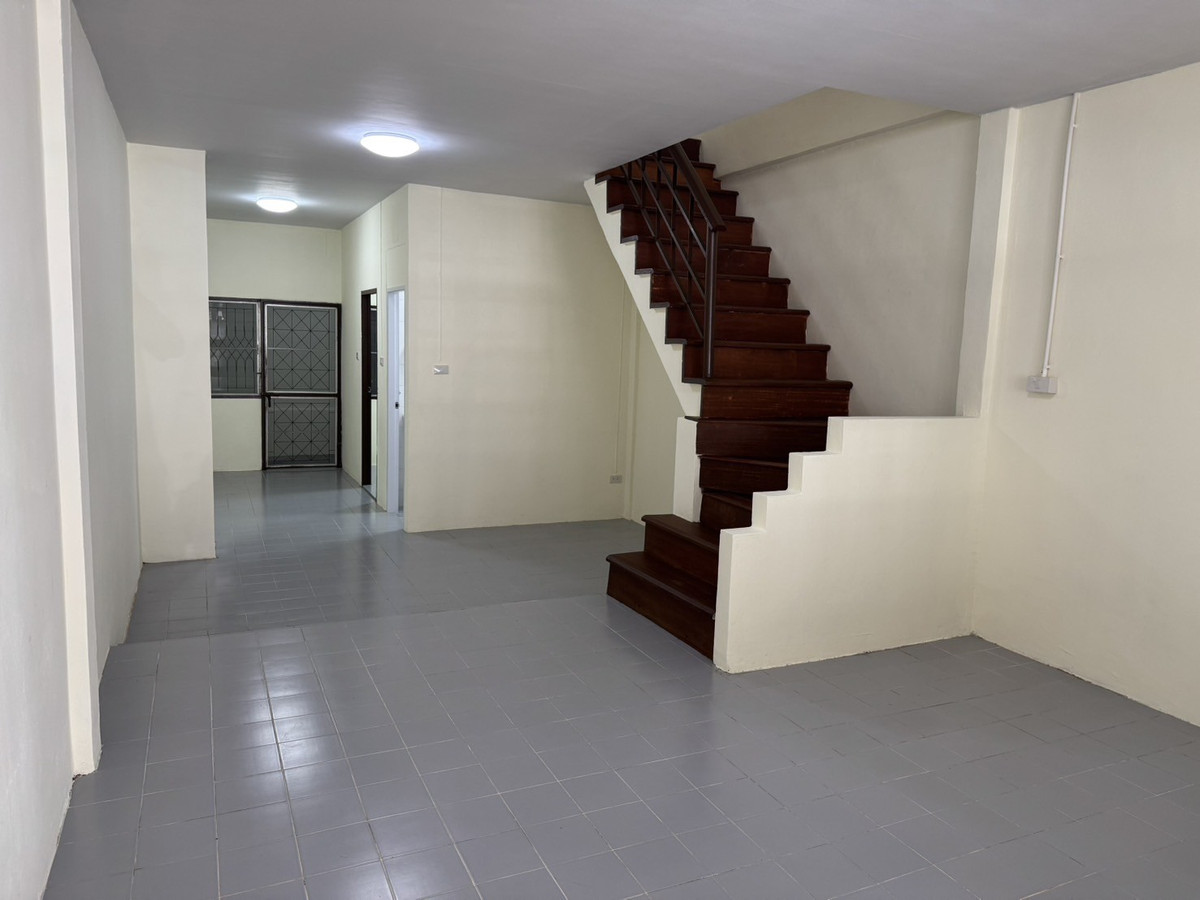 Townhouse for sale, 2 floors, 18 sq m, Sena Villa Village 4.  Soi Phraya Suren 40 – รูปที่ 3