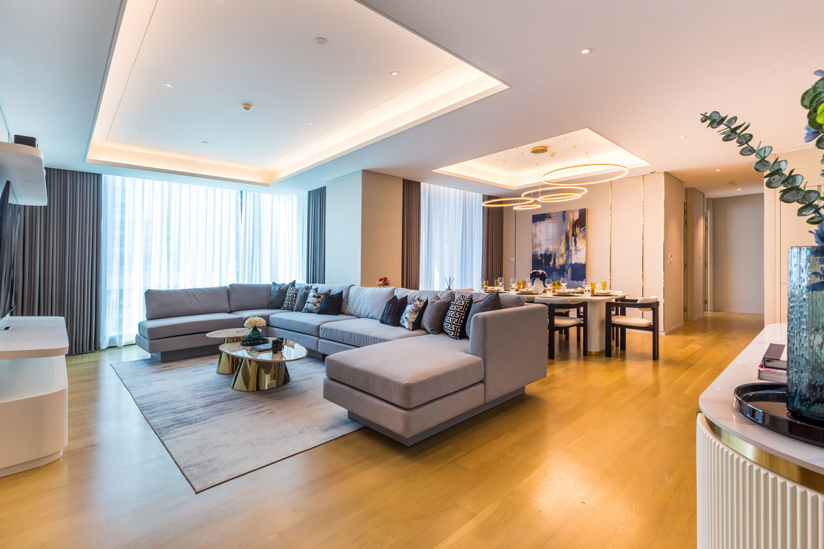 Baan Sindhorn: 2bed 3bath 168sqm. Sell: 38,500,000 Rent: 250,000/mth. Am: 0656199198 Baan Sindhorn: 2bed 3bath 168sqm. Sell: 38,500,000 Rent: 250,000/mth. Am: 0656199198
