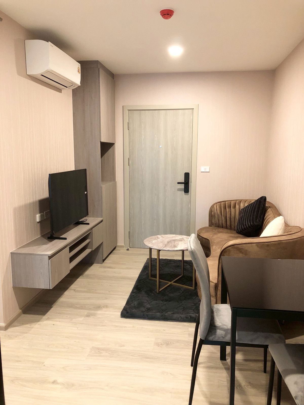 For rent: SO Origin Phahol 69 Station (30 sq m.) near BTS Sai Yut. For rent: SO Origin Phahol 69 Station (30 sq m.) near BTS Sai Yut.