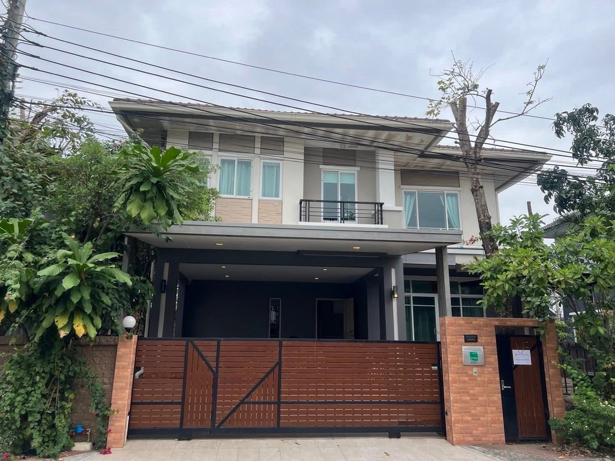 Single house for rent in Bang Khae area Near The Mall Bang Khae, MRT Lak Song, large size