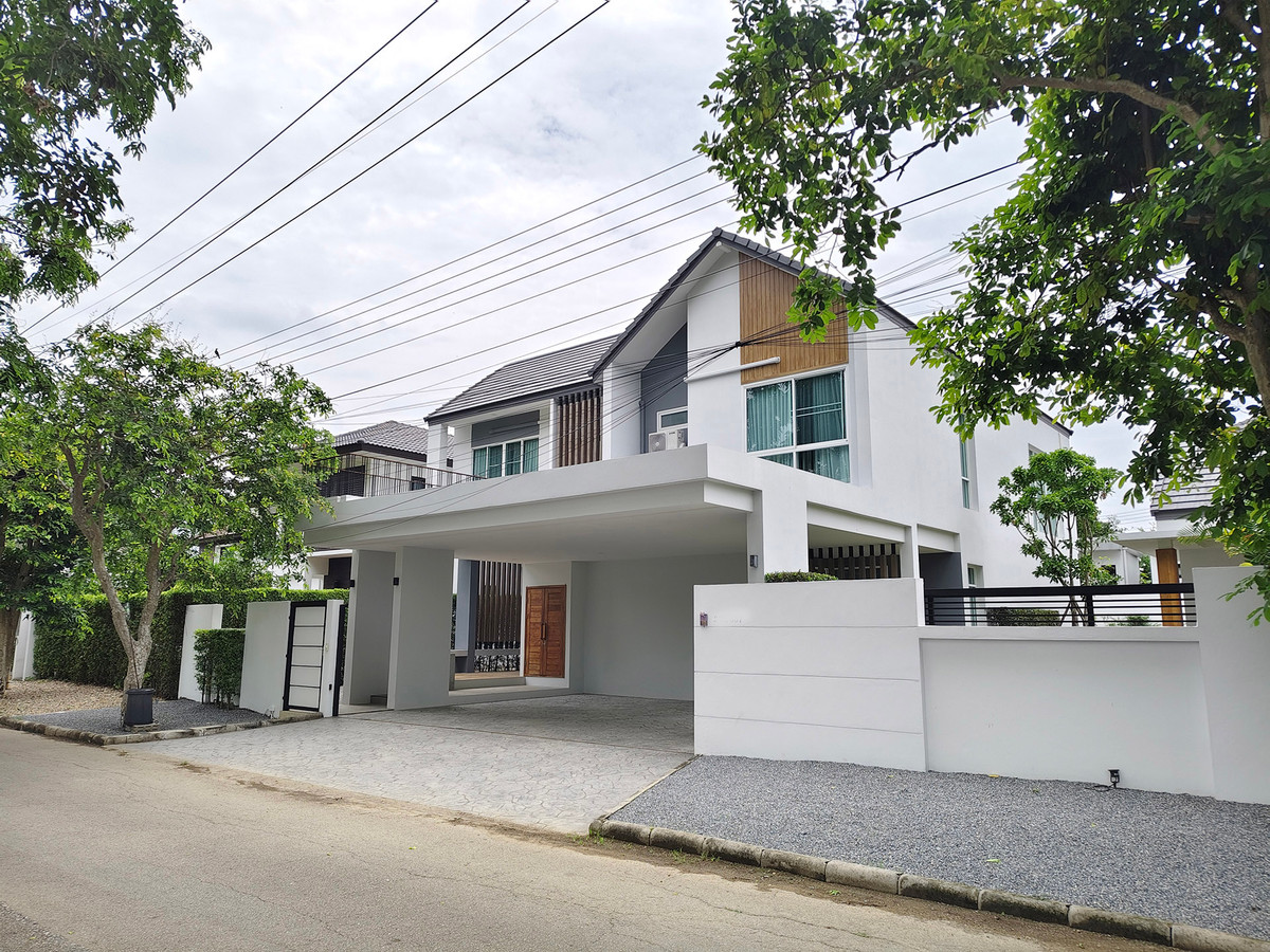 ขายบ้านเดี่ยว 2 ชั้นสไตล์โมเดิร์น พร้อมสระว่ายน้ำส่วนตัว และพื้นที่สนามหญ้ากว้าง ใกล้โรงเรียนนานาชาติ เดินทางเข้าเมืองสะดวก เพียง 15 นาที ถึงสนามบินเชียงใหม่SW002476 – รูปที่ 3