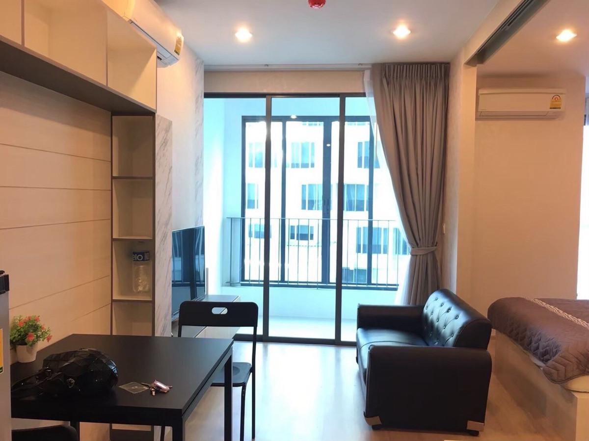✨ ให้เช่า Ideo Q จุฬา – สามย่าน ✨ 1 ห้องนอน ขนาด 34 ตร.ม.💰 ราคาเช่า : 25,000 บาท/เดือน📞 Contact : Aomam (Agent) Tel./Line ID : 095-587-1692 WhatsApp : +66 95 587 1692