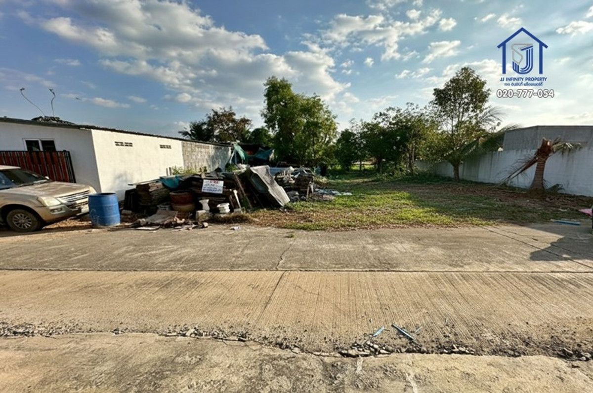 Land for sale, 50 square wah, Soi Khlong Ha West 73, Liap Khlong Ha Road. Near Alpine Golf Course, Pathum Thani
