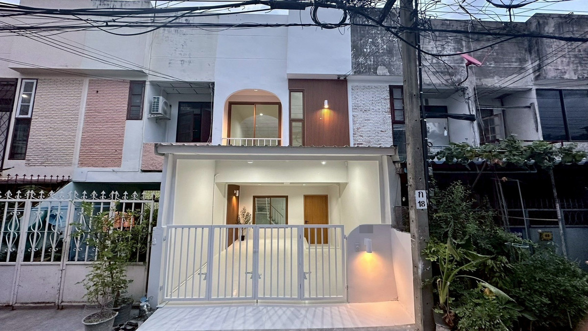 ขายทาวน์เฮาส์ 2 ชั้น พร้อมผู้เช่า สไตล์มินิมอล ซอยอ่อนนุช 48 บ้านรีโนเวทใหม่ทั้งหลัง ตกแต่งสวยน่าอยู่ (N.1943) ขายทาวน์เฮาส์ 2 ชั้น พร้อมผู้เช่า สไตล์มินิมอล ซอยอ่อนนุช 48 บ้านรีโนเวทใหม่ทั้งหลัง ตกแต่งสวยน่าอยู่ (N.1943)