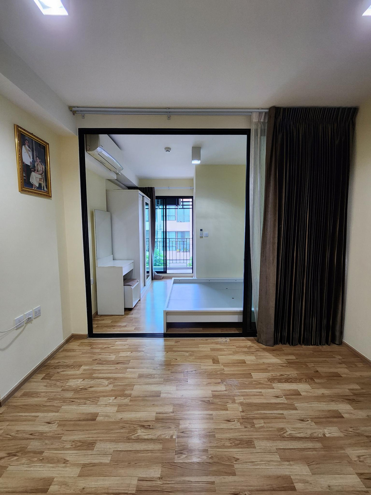 Urgent sale, is selling it himself, price at a loss, beautiful room number 99/299, cant find it at this price 999,999 Urgent sale, is selling it himself, price at a loss, beautiful room number 99/299, cant find it at this price 999,999