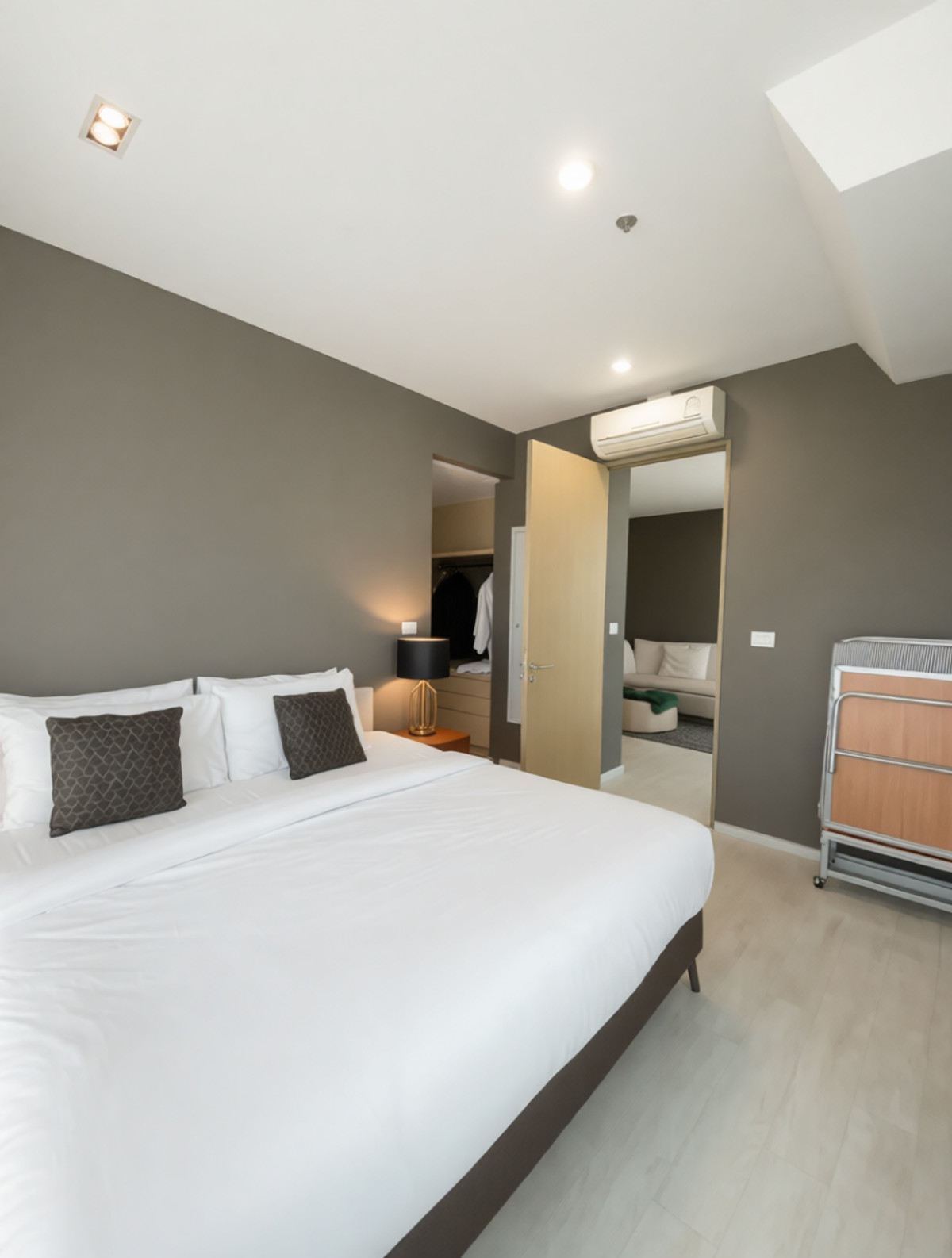  🌊 Lowest Price on Floor! (Reduced 4M! Now 11.9 MB) Veranda Pattaya 24th Fl. Full Sea View 3 Bed (91 sq.m.) 5-Star Luxury Decor  – รูปที่ 3