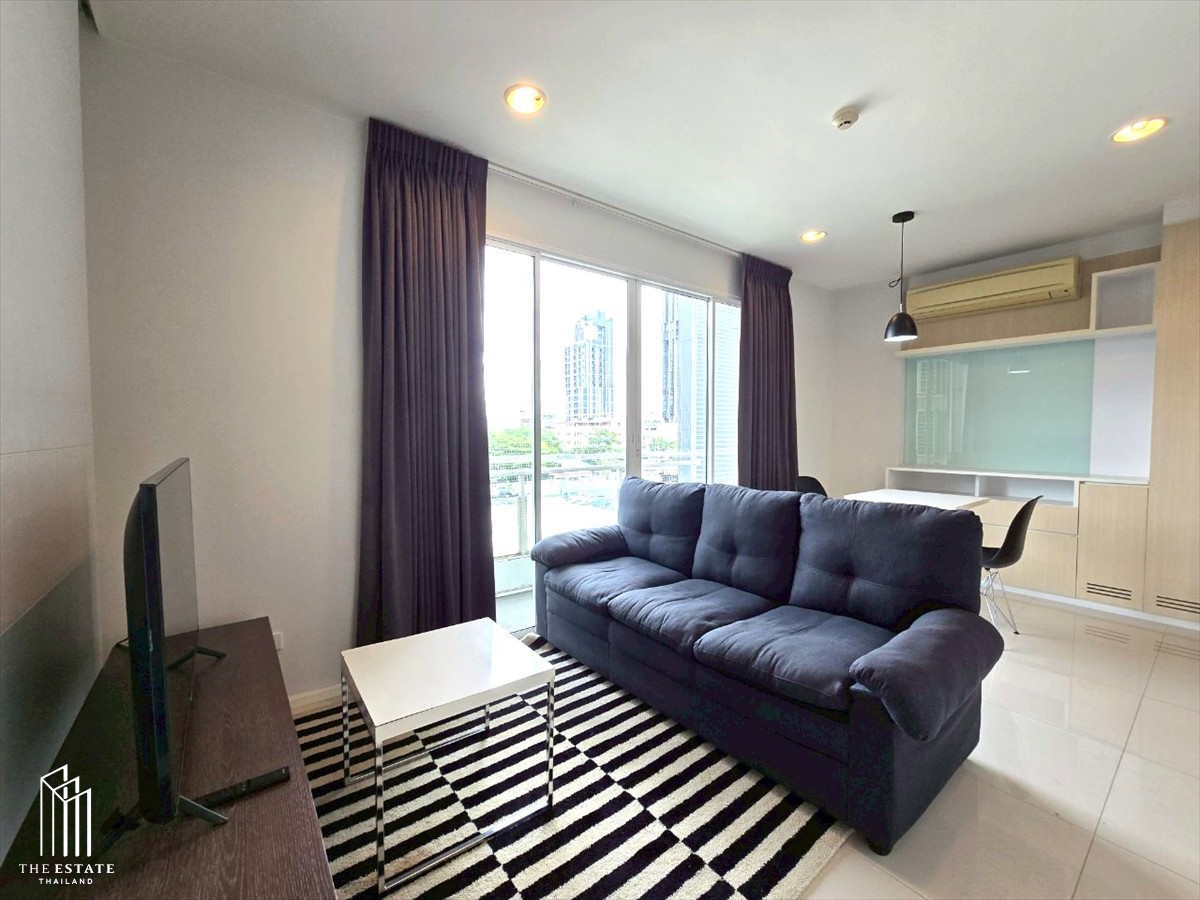 For sale Whizdom The Exclusive 1 bedroom, extra large size 43.57 sq m, open view, natural light. Both bedroom and living room With the function of using space efficiently Quiet, highly private, near BTS Punnawithi, suitable both for own living and as an i