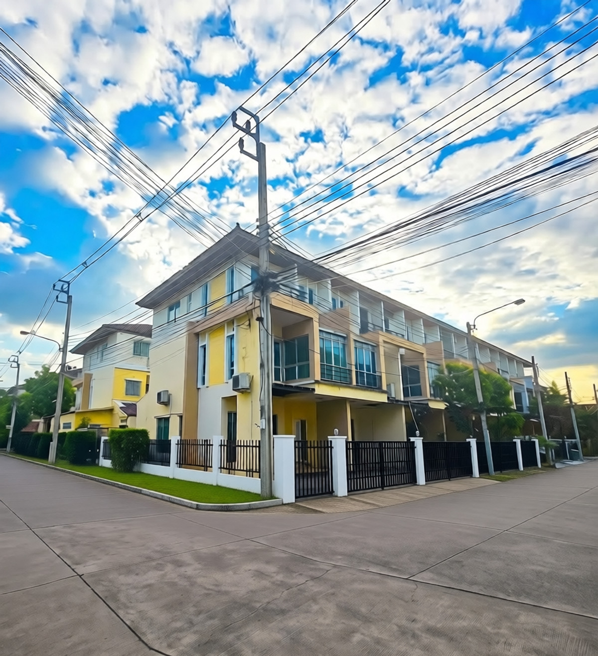 🔥 Selling at a loss! Townhome Vista Park Chaengwattana (corner house 34.4 sq m), newly decorated, very beautiful, 4.59 million (usually 5.5M), ready to move in immediately. 🔥 Selling at a loss! Townhome Vista Park Chaengwattana (corner house 34.4 sq m), newly decorated, very beautiful, 4.59 million (usually 5.5M), ready to move in immediately.