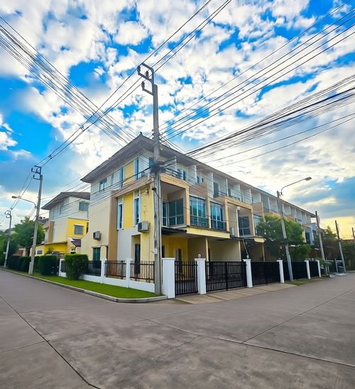 🔥 Selling at a loss! Townhome Vista Park Chaengwattana (corner house 34.4 sq m), newly decorated, very beautiful, 4.59 million (usually 5.5M), ready to move in immediately.