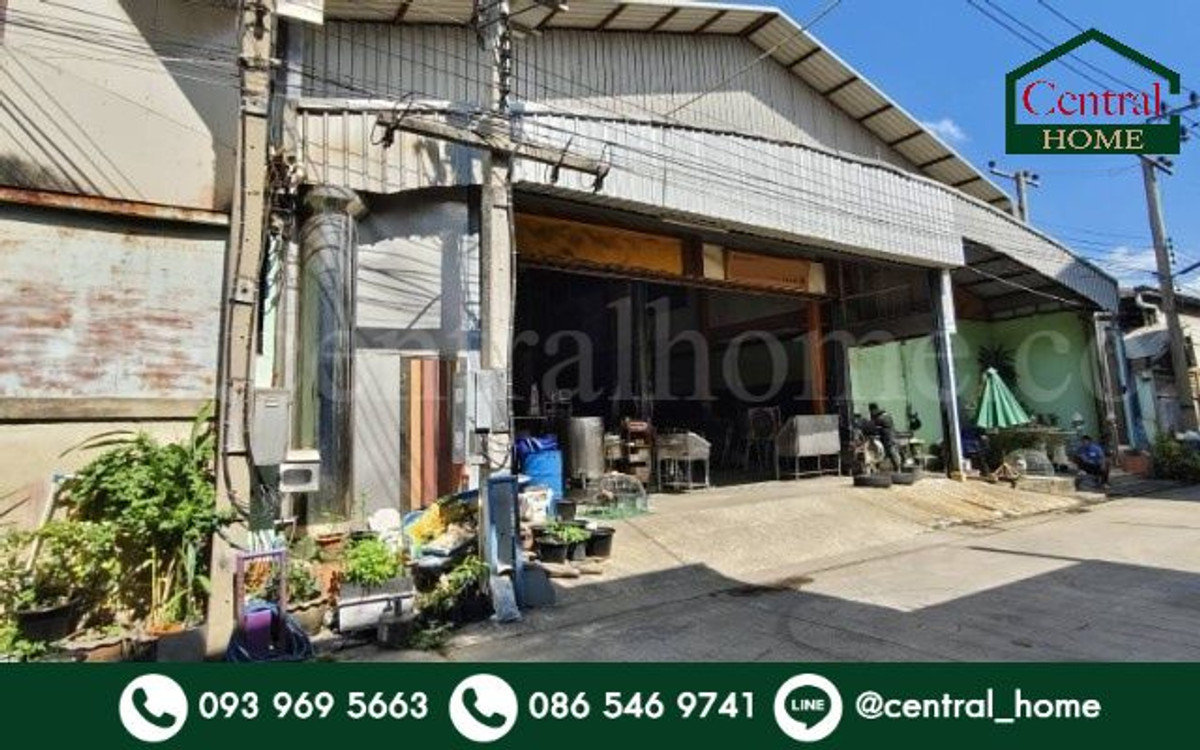 Warehouse 50 meters from Phetkasem Road. Warehouse 50 meters from Phetkasem Road.