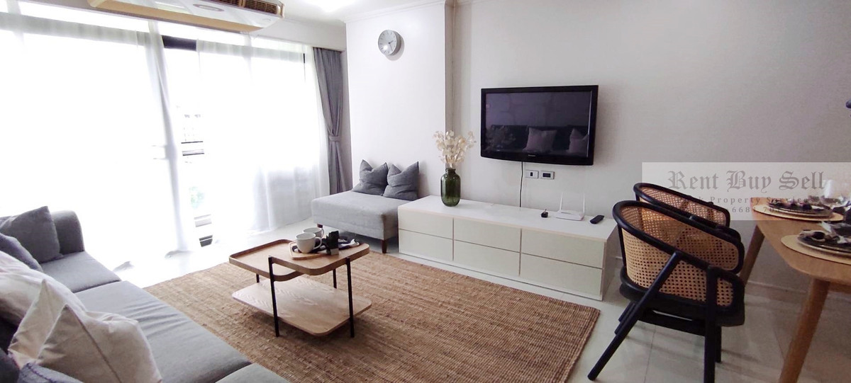Highly Desirable Modern and Spacious 2-BD Condo in Phrom Phong | Rent & Sale Contact 0817010651 only! Highly Desirable Modern and Spacious 2-BD Condo in Phrom Phong | Rent & Sale Contact 0817010651 only!