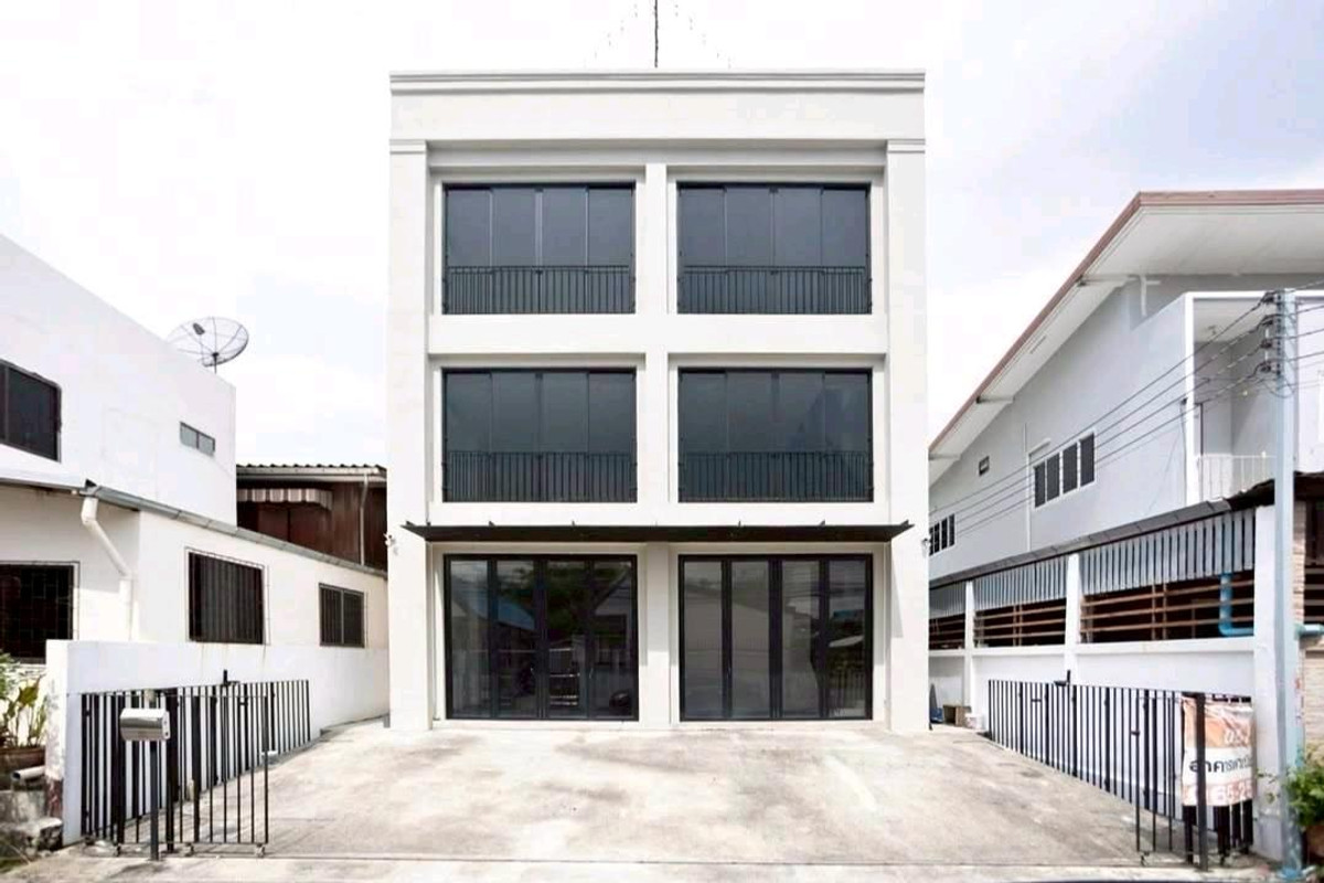 Office space for rent in Bangna-Trad Soi 13. Very large! 💫🎄🎄 Office space for rent in Bangna-Trad Soi 13. Very large! 💫🎄🎄