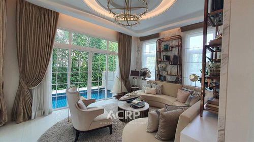 Luxury house for sale, Showhouse 3 floors with elevator, Prasert Manukit Road. Along Ramintra Expressway