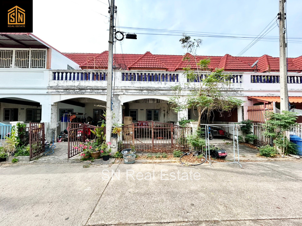 2-story townhouse for sale near Chao Samran Beach. 2-story townhouse for sale near Chao Samran Beach.