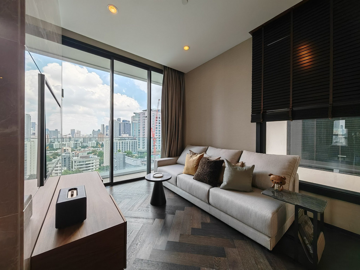 P0392 The Esse Sukhumvit 36 ดิ เอส สุขุมวิท 36 (ติด BTS ทองหล่อ) ซูเปอร์ลักชัวรี่คอนโด พัฒนาโดย Singha Estate โดดเด่นด้วยลิฟต์เชื่อมตรงจากโครงการขึ้นสถานี BTS ทองหล่อ ทำเลหายาก ใจกลางสุขุมวิท เหมาะทั้งอยู่อาศัยและลงทุน P0392 The Esse Sukhumvit 36 ดิ เอส สุขุมวิท 36 (ติด BTS ทองหล่อ) ซูเปอร์ลักชัวรี่คอนโด พัฒนาโดย Singha Estate โดดเด่นด้วยลิฟต์เชื่อมตรงจากโครงการขึ้นสถานี BTS ทองหล่อ ทำเลหายาก ใจกลางสุขุมวิท เหมาะทั้งอยู่อาศัยและลงทุน