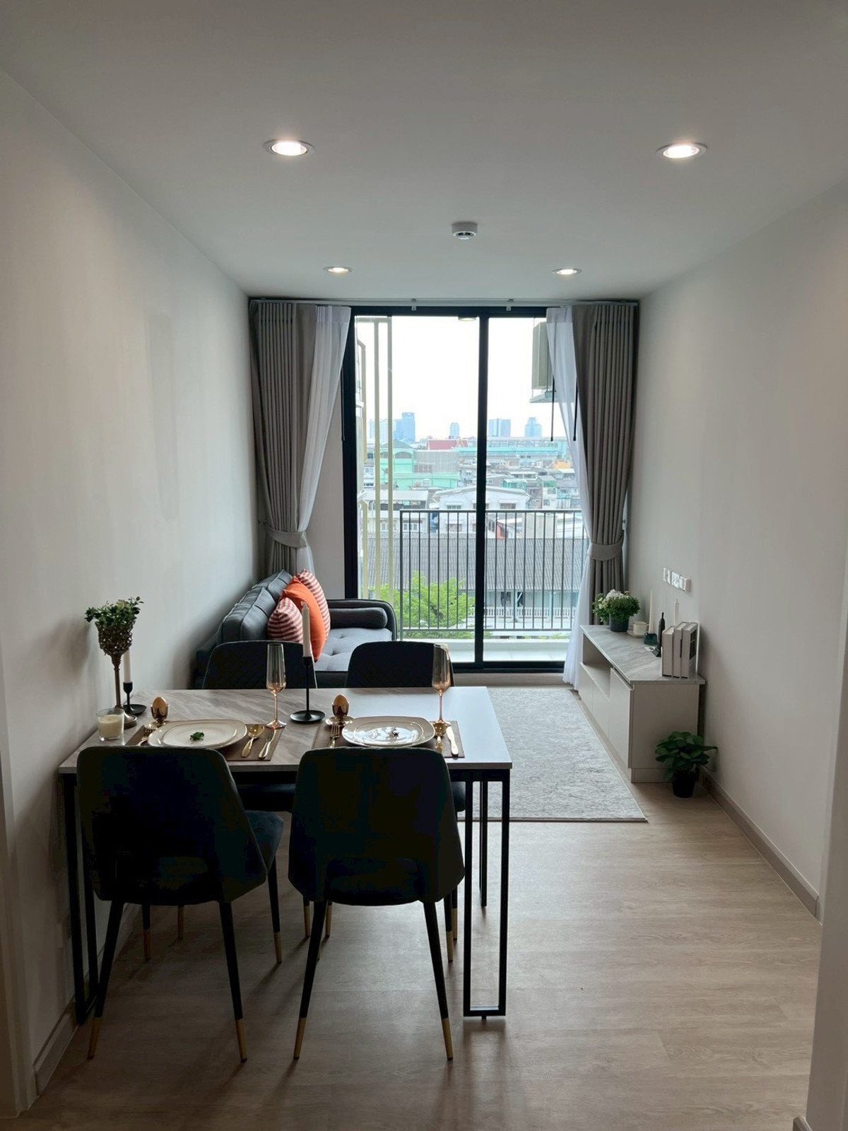 Condo Thana Astra Sathorn-Chan, new room, ready to move in. Condo Thana Astra Sathorn-Chan, new room, ready to move in.