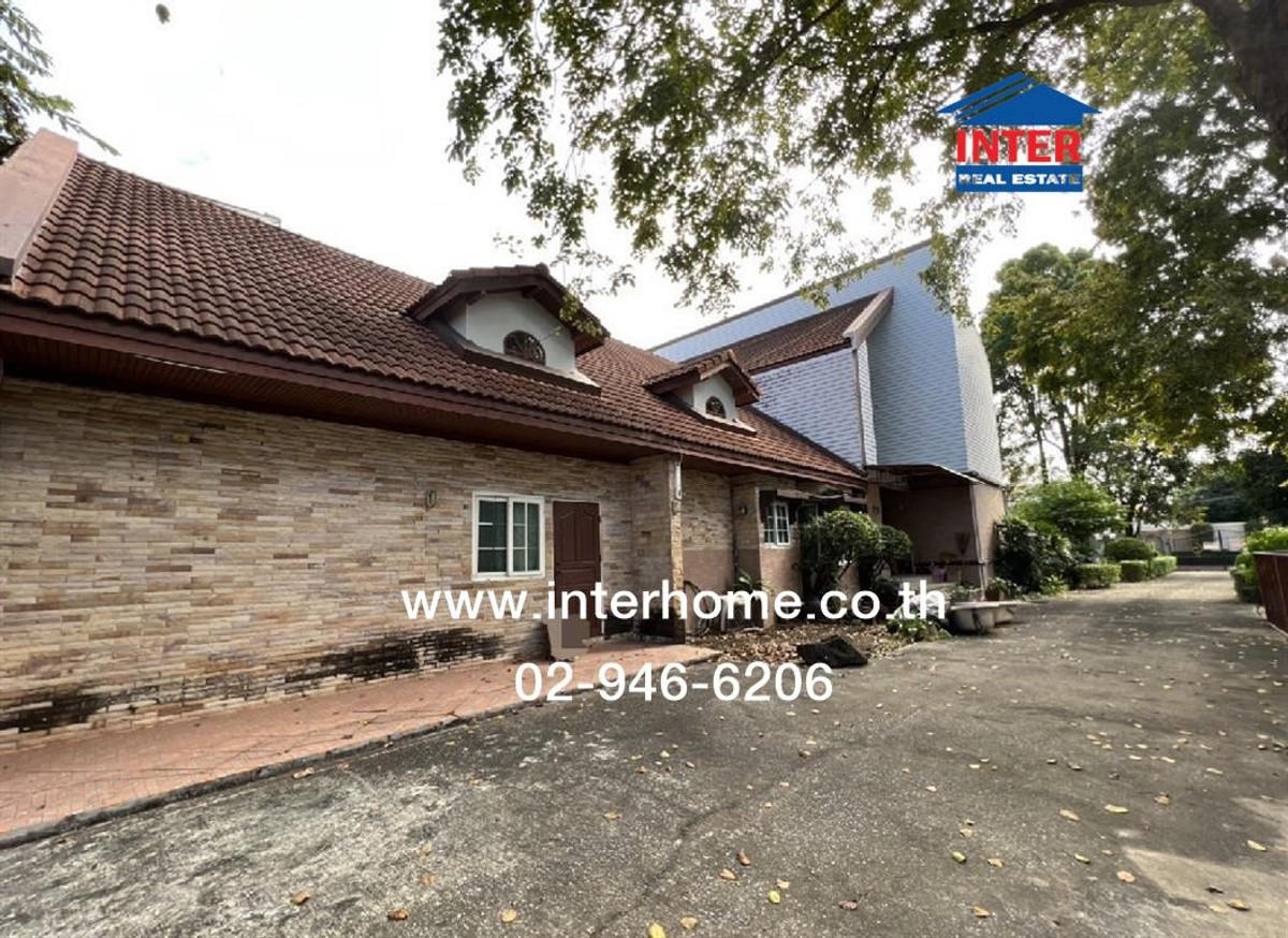 ที่ดิน+บ้าน 2 หลัง 599 ตร.ว. หมู่บ้านเมืองเอก ใกล้มหาวิทยาลัยรังสิต ซอยเอกทักษิณ4 ถนนพหลโยธิน ถนนกำแพงเพชร6 ถนนเอกทักษิณ เมืองปทุมธานี ปทุมธานี