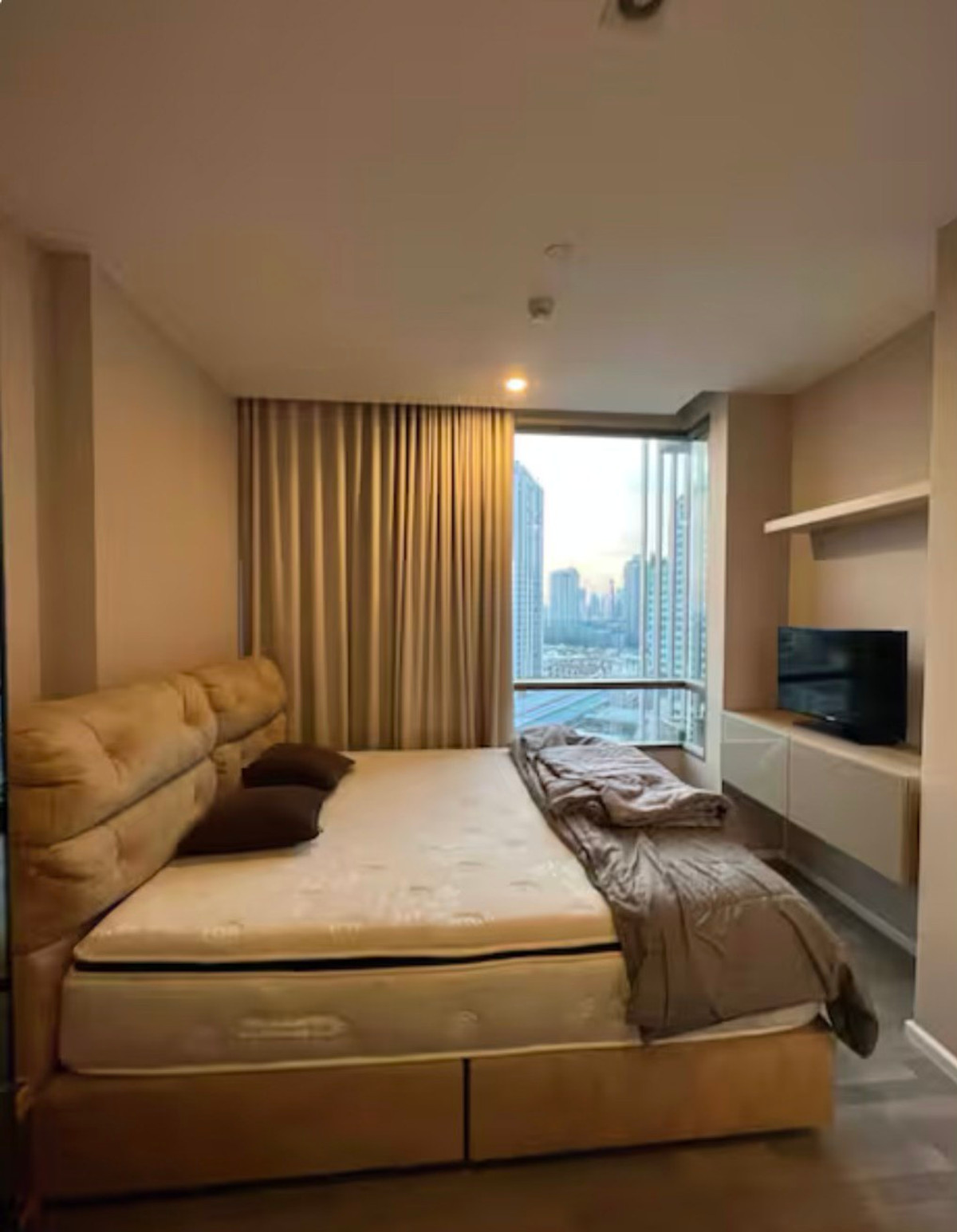 ขายคอนโด The Room Sukhumvit 69 ราคา 4,590,000 บาท [NCs251206]