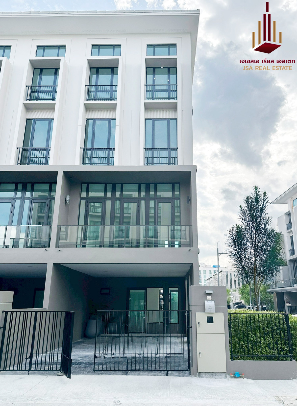 ✨ For Rent : PATIO Ratchayothin ✨  💰 Only 100,000 thb/month
