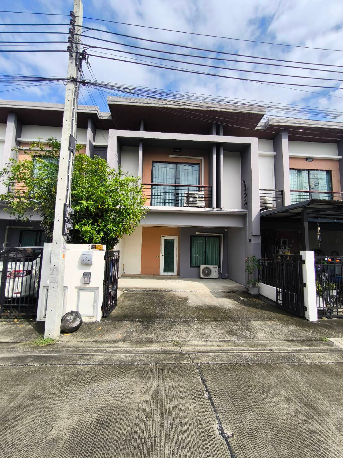 ขายทาวน์โฮม 2 ชั้น ทาวน์โฮม 2 ชั้น 18.8 ตร.ว. หมู่บ้านเนเชอร่า เทรนด์ รัตนาธิเบศร์-ราชพฤกษ์ ขายทาวน์โฮม 2 ชั้น ทาวน์โฮม 2 ชั้น 18.8 ตร.ว. หมู่บ้านเนเชอร่า เทรนด์ รัตนาธิเบศร์-ราชพฤกษ์