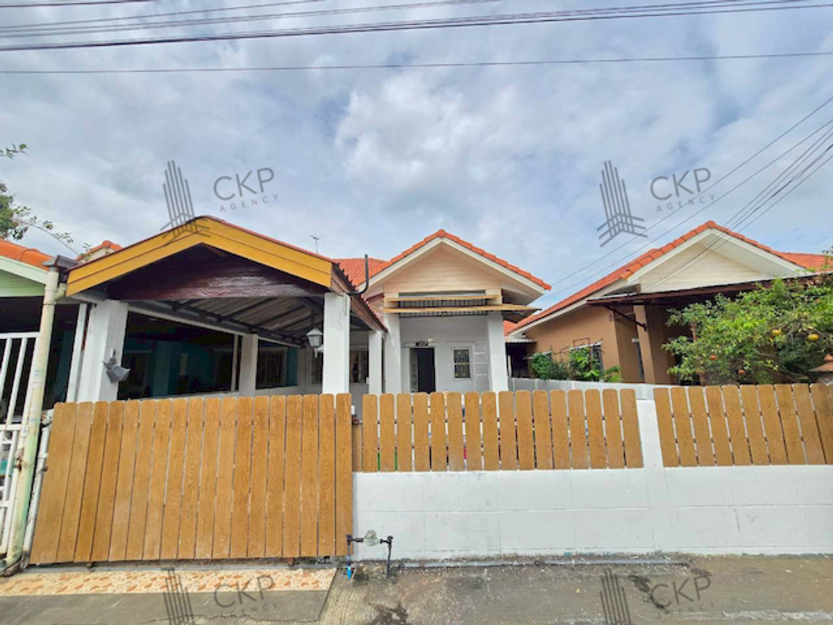 บ้านแฝด ราชพฤกษ์ 2 ชั้นเดียว ขนาด 37.2 ตร.วา พื้นที่กว้างขวาง จอดรถได้ 1 คัน โครงสร้างแข็งแรง ทำเลดี บ้านแฝด ราชพฤกษ์ 2 ชั้นเดียว ขนาด 37.2 ตร.วา พื้นที่กว้างขวาง จอดรถได้ 1 คัน โครงสร้างแข็งแรง ทำเลดี