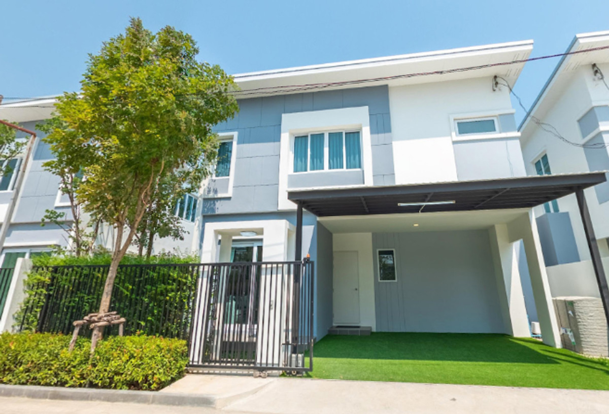 Urgent sale Blessity Park Wongwaen-Lam Luk Ka townhome and modern style semi-detached house. With a luxury clubhouse Premium level