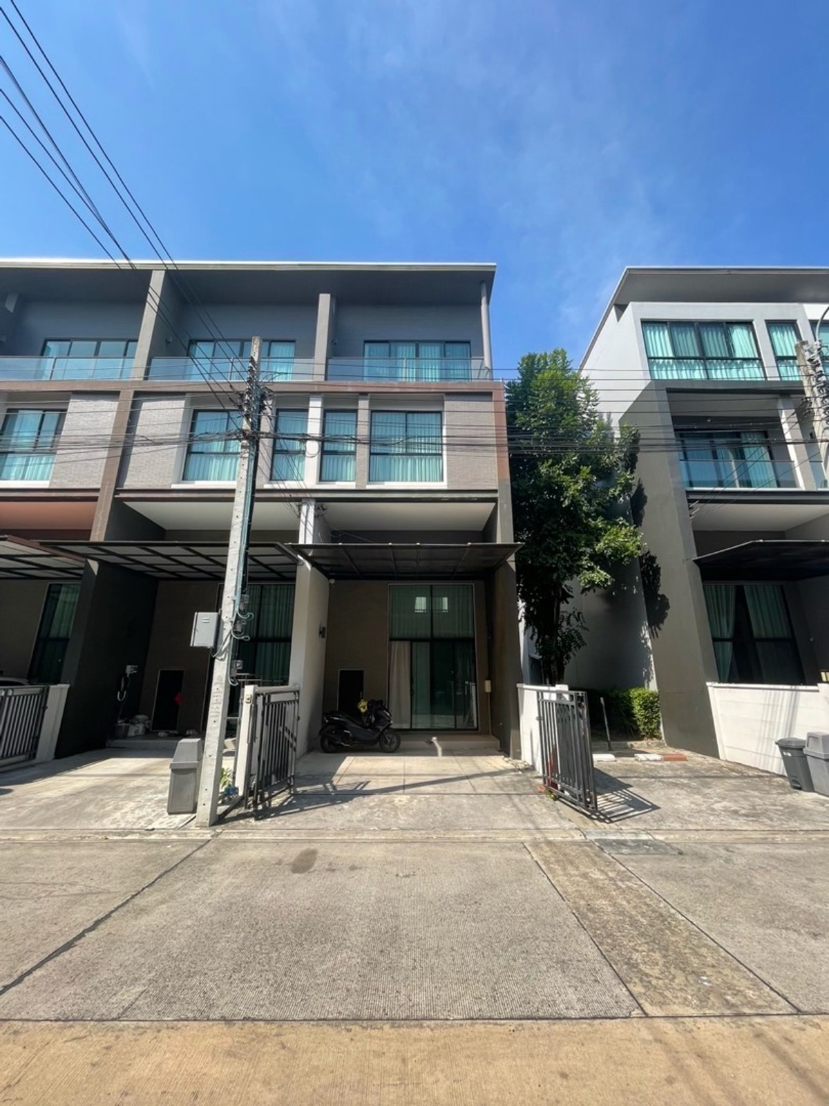 ขาย บ้านกลางเมืองวิภาวดี  หลังมุม ใกล้ส่วนกลาง ต้นโครงการซอยวิภาวดี 64 เเจ้งวัฒนะซอย 1 ใกล้ bts ราชภัฎพระนคร ม เกษตร ม ศรีปทุม เเละรถไฟฟ้า