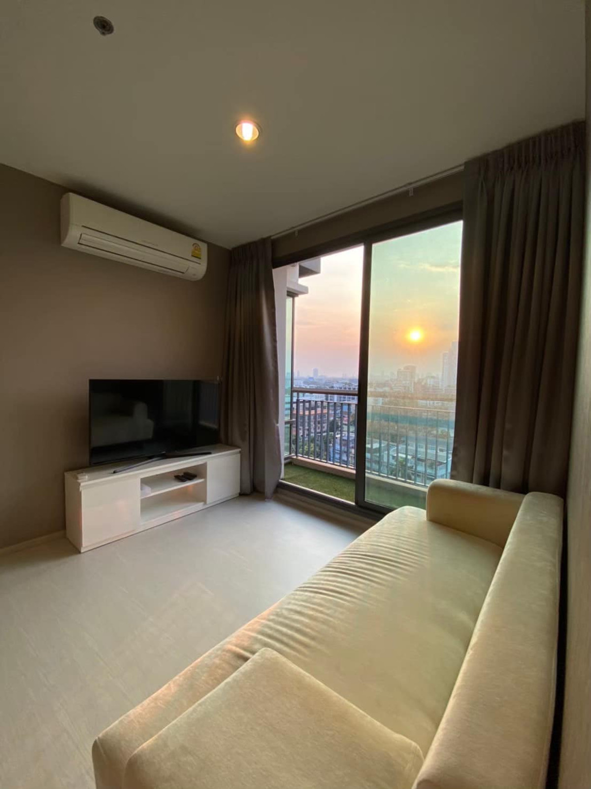 ขายคอนโด Rhythm Sukhumvit 42 ห้องสวย ชั้นสูง เฟอร์ฯครบพร้อมอยู่  SW001993 – รูปที่ 3