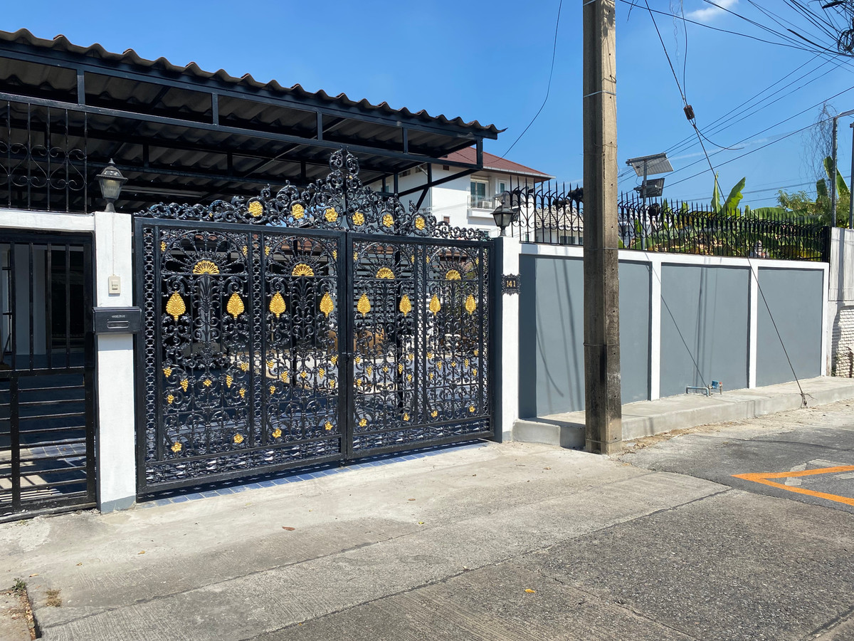 บ้านModern style ทำเลทอง ใกล้สถานีรถไฟฟ้า สนามบินดอนเมือง สโมสรตำรวจ ตลาดสด อาหาร ร้านค้ามากมาย เข้าออกได้หลายทาง