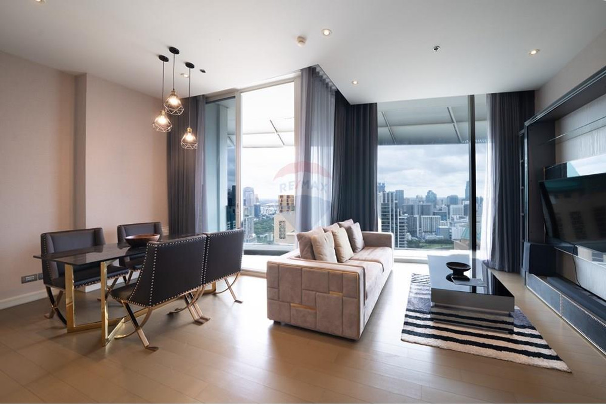 Exclusive Luxury Condo: City Views & Modern Amenities Exclusive Luxury Condo: City Views & Modern Amenities