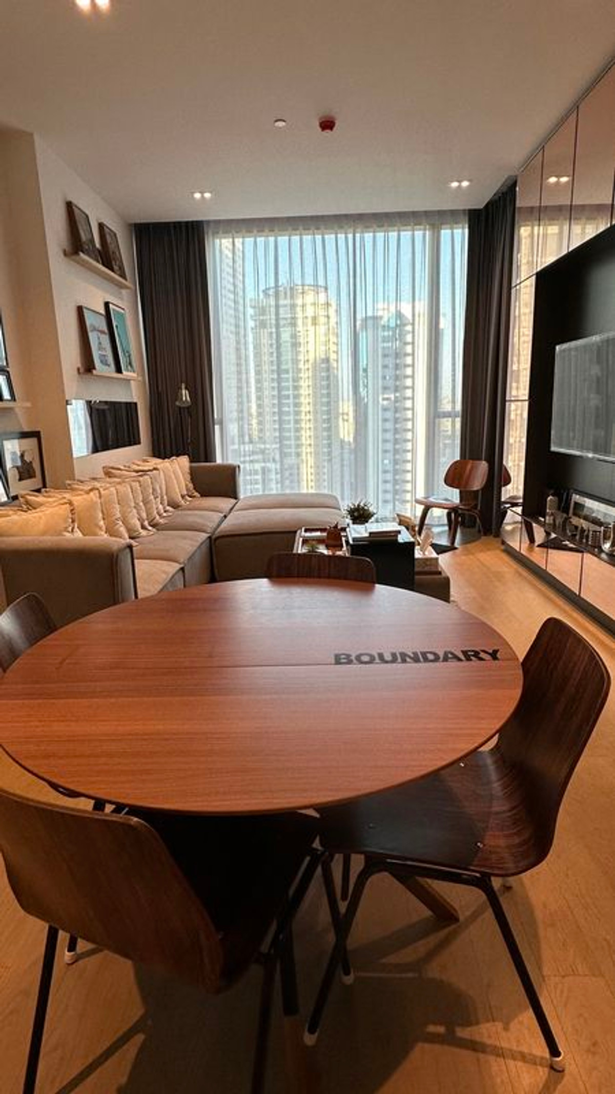ราคาดีที่สุด The Strand Thonglor คอนโด Ultra Luxury ติด BTS เพียง1นาที