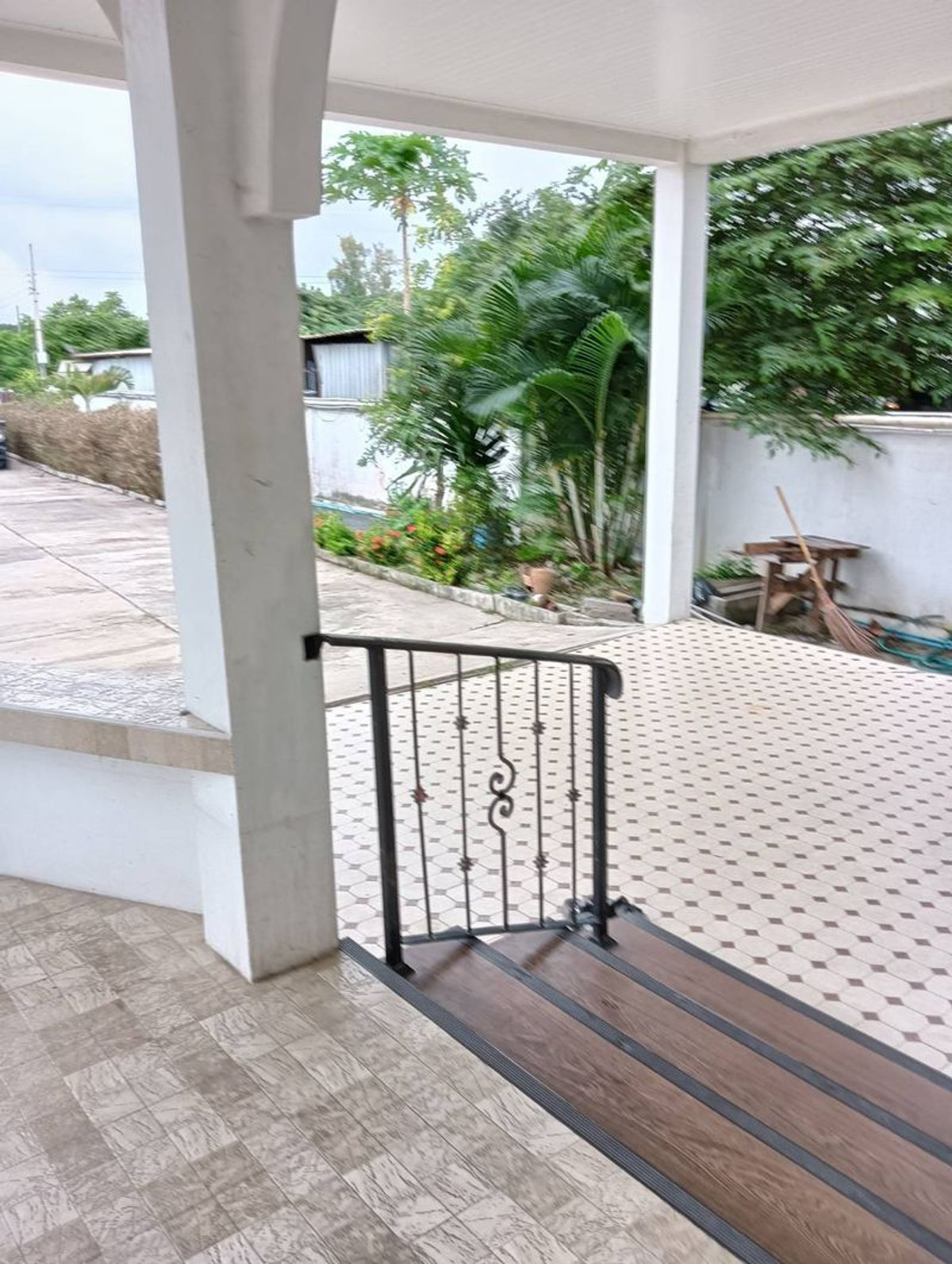 ให้เช่าบ้านเดี่ยว 2 ชั้น บ้านใหญ่บนพื้นที่เกือบ 1 ไร่ ถนนกรุงเทพกรีฑาตัดใหม่ แขวงหัวหมาก เขตบางกะปิ  – รูปที่ 4