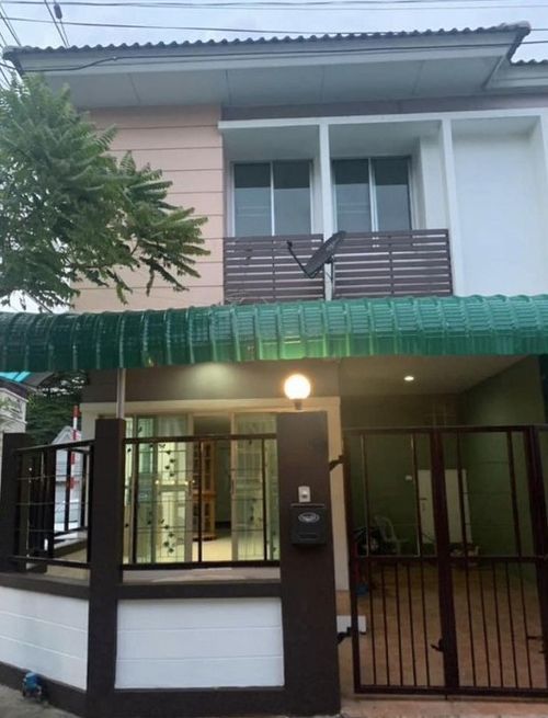Townhouse for rent, Kheha Romklao zone, near Big C, Food Place, Kheha Romklao, just 5 minutes.