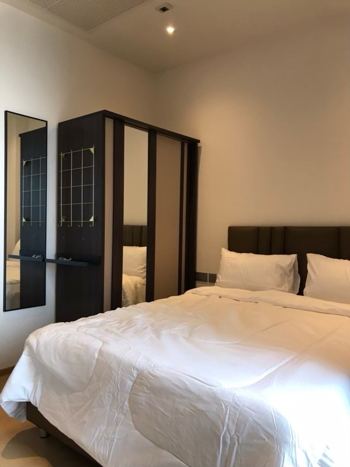 For Rent!! Ashton Asoke – Rama 9 🌆 1 Bedroom | 32.50 sq.m. | Fully Furnished💰 Rent : 26,000 THB/month 📞 Contact : Aomam (Agent) Tel./Line ID : 095-587-1692 WhatsApp : +66 95 587 1692 – รูปที่ 2