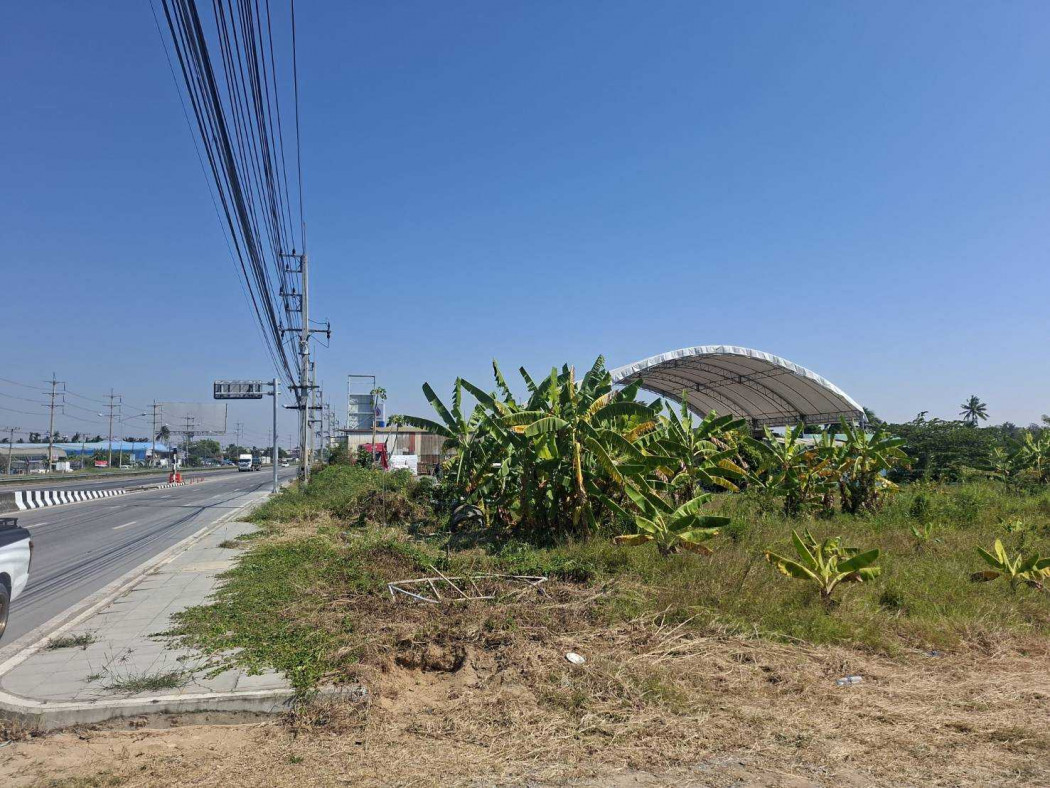 Beautiful 60-rai plot of land for sale opposite Central Salaya, Nakhon Pathom. Ideal for business development. Beautiful 60-rai plot of land for sale opposite Central Salaya, Nakhon Pathom. Ideal for business development.