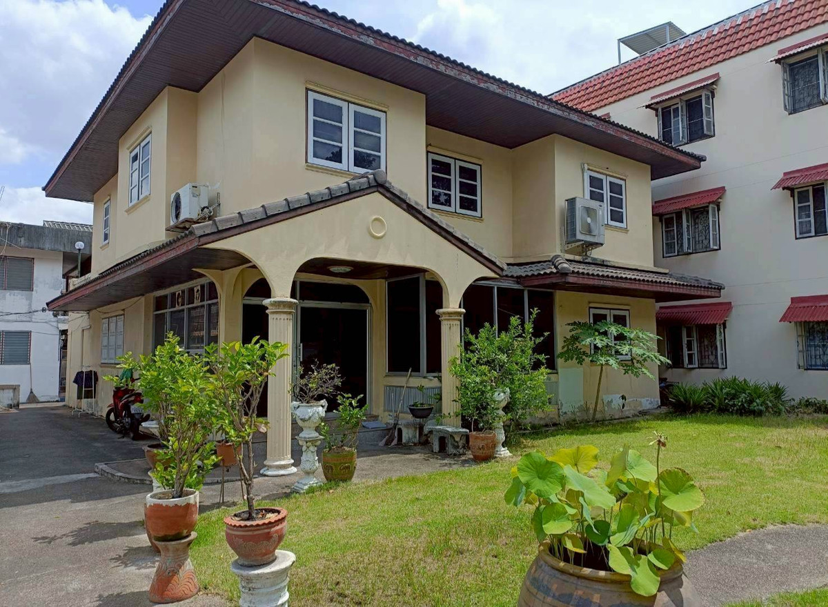 129AGJD🏡 บ้านพร้อมที่ดินใจกลางเมือง ที่หาไม่ได้อีกแล้ว! 129AGJD🏡 บ้านพร้อมที่ดินใจกลางเมือง ที่หาไม่ได้อีกแล้ว!