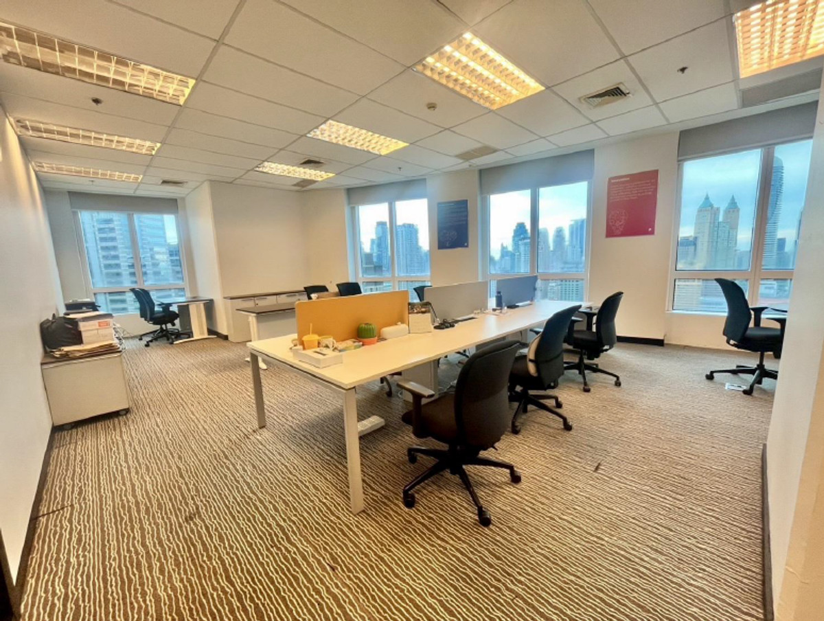 ให้เช่า Service Office ใกล้ BTS เพลินจิต ในอาคารสำนักงานเกรด A