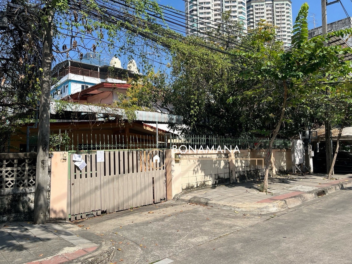 Business space/single house for rent Sathorn-Narathiwat (BTS St. Louis 1.2km) Business space/single house for rent Sathorn-Narathiwat (BTS St. Louis 1.2km)