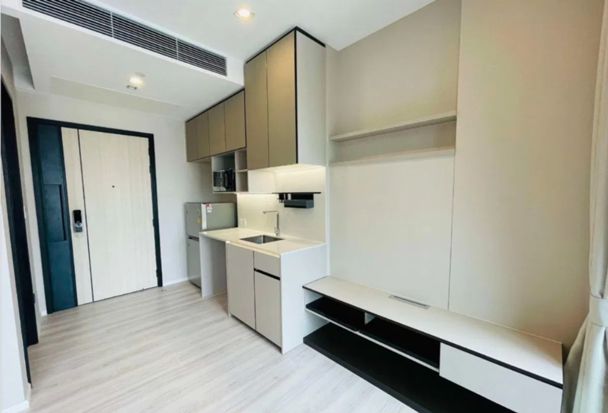 The Room Phayathai 29 sq.m. Please add LINE ID @806qphgn o8415o5483 