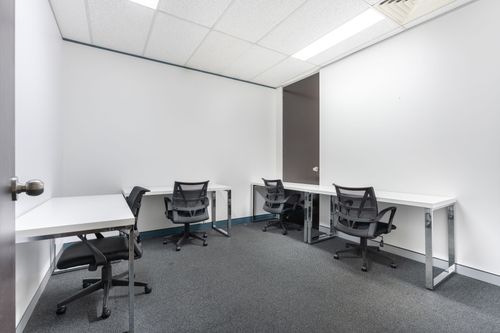 ค้นหาพื้นที่ออฟฟิศใน Regus Central Chaengwattana Office Tower สำหรับ 4 พนักงาน พร้อมการดูแลทุกอย่างให้ครบครัน