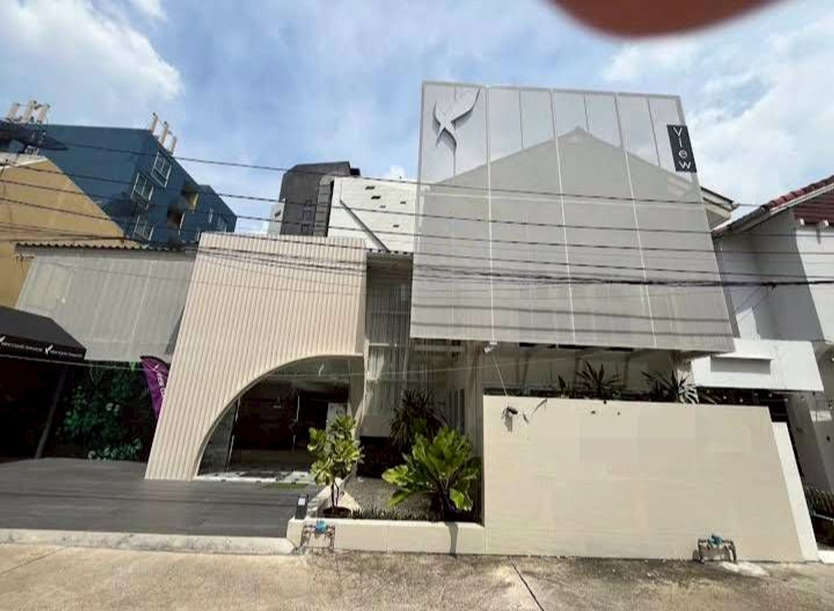 House for rent for commercial purposes, clinics, businesses, hotels, Co-Working Spaces, BTS National Stadium.