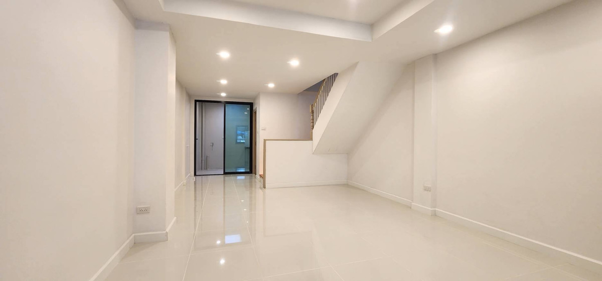 Townhouse for sale 16 sq m. Loet Ubon Raminthra Loet Ubon Raminthra – รูปที่ 2