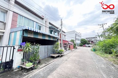 ขายทาวน์เฮาส์ 21ตรว. ม.อินเฮ้าส์ ลาดพร้าว 83 ใกล้รถไฟฟ้าสายสีเหลือง 
