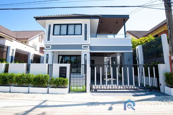 สำหรับ ขาย บ้าน 4 ห้องนอน ที่ พัทยากลาง