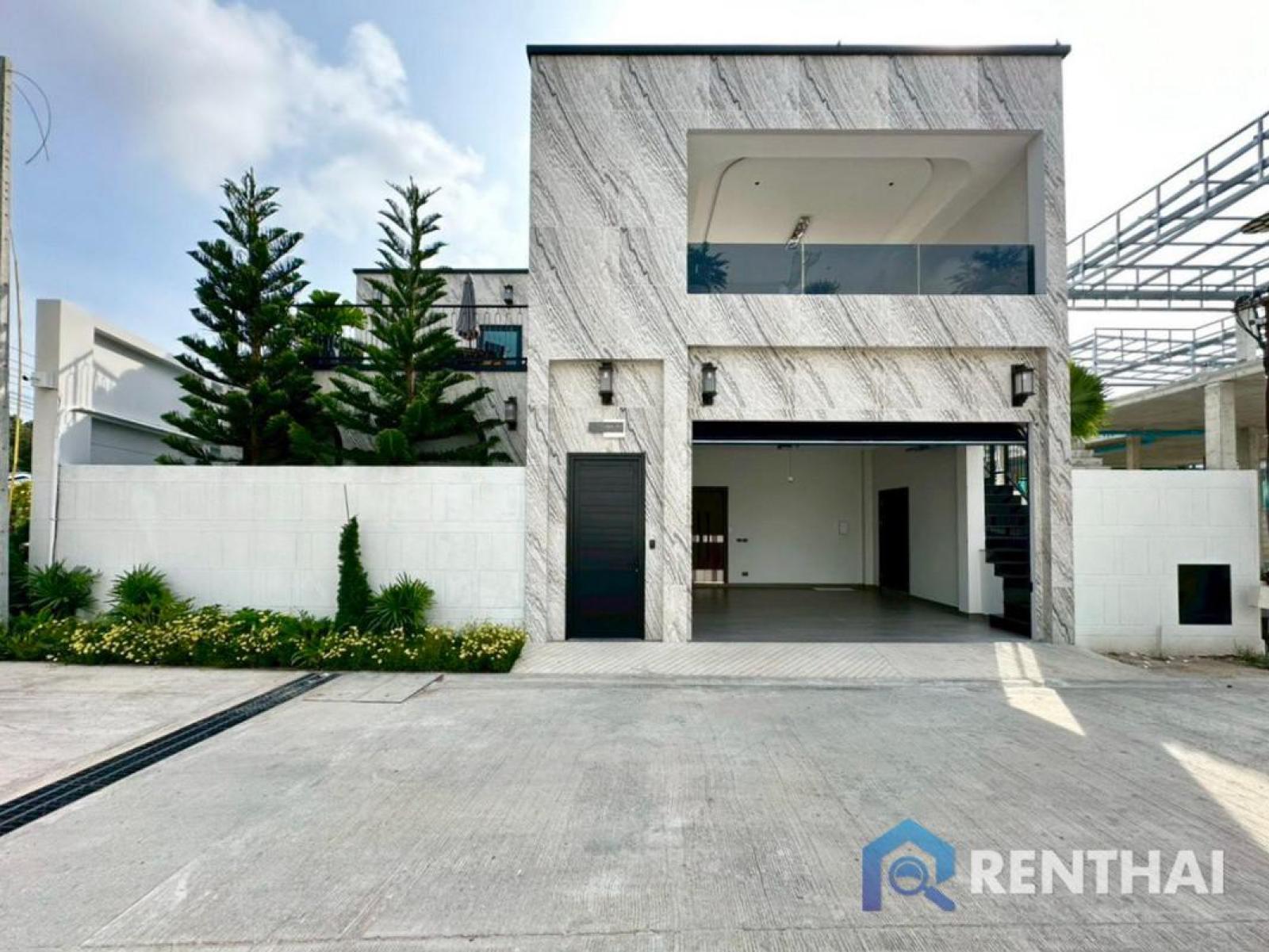 Modern Luxury 4-Bedroom Villa in Pattaya Modern Luxury 4-Bedroom Villa in Pattaya